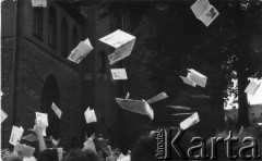 14.08.1988, Gdańsk, Polska.
Akcje Grup Wykonawczych Federacji Młodzieży Walczącej Region Gdańsk. Manifestacja, rozrzucenie ulotek przy kościele pw. św. Brygidy.
Fot. NN, Archiwum Federacji Młodzieży Walczącej, zbiory Ośrodka KARTA