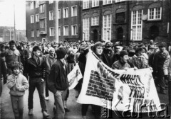 Koniec lat 80., Gdańsk, Polska.
Niezależna manifestacja.
Fot. NN, Archiwum Federacji Młodzieży Walczącej, zbiory Ośrodka KARTA.