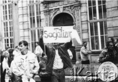 Koniec lat 80., Gdańsk, Polska.
Manifestacja.
Fot. NN, Archiwum Federacji Młodzieży Walczącej, zbiory Ośrodka KARTA.