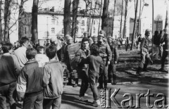 Koniec lat 80., Gdańsk, Polska.
Starcie młodzieży z ZOMO.
Fot. NN, Archiwum Federacji Młodzieży Walczącej, zbiory Ośrodka KARTA