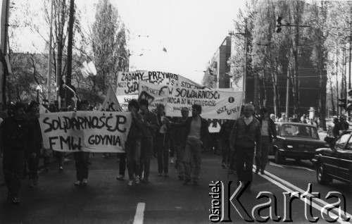 Koniec lat 80., Trójmiasto, Polska.
Manifestacja z udziałem gdyńskiej Federacji Młodzieży Walczącej.
Fot. NN, Archiwum Federacji Młodzieży Walczącej, zbiory Ośrodka KARTA