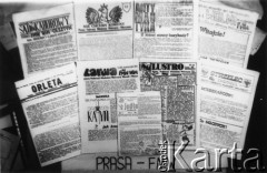 Koniec lat 80., Polska.
Czasopisma wydane przez Federację Młodzieży Walczącej.
Fot. NN, Archiwum Federacji Młodzieży Walczącej, zbiory Ośrodka KARTA