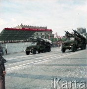 22.07.1974, Warszawa, Polska.
30. rocznica powstania Polskiej Rzeczpospolitej Ludowej. Defilada ludowego Wojska Polskiego przed trybuną przy Pałacu Kultury i Nauki, prezentacja ciężkiego sprzętu wojskowego. 
Fot. Edward Grochowicz, zbiory Ośrodka KARTA