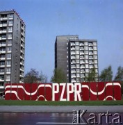 1.05.1978, Warszawa, Polska.
Obchody Święta Pracy. Transparent Polskiej Zjednoczonej Partii Robotniczej.
Fot. Edward Grochowicz, zbiory Ośrodka KARTA