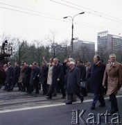 1.05.1978, Warszawa, Polska.
Obchody Święta Pracy. Od prawej: NN, Stefan Olszowski, przewodniczący Rady Państwa Henryk Jabłoński, I sekretarz Komitetu Warszawskiego PZPR Alojzy Karkoszka, I sekretarz KC PZPR Edward Gierek, premier Piotr Jaroszewicz. 4. od lewej generał Wojciech Jaruzelski.
Fot. Edward Grochowicz, zbiory Ośrodka KARTA