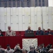 1.05.1978, Warszawa, Polska.
Obchody Święta Pracy. Przemowa I sekretarza KC PZPR Edwarda Gierek. 1. z lewej premier Piotr Jaroszewicz. Od prawej: przewodniczący Rady Państwa Henryk Jabłoński, I sekretarz Komitetu Warszawskiego PZPR Alojzy Karkoszka.
Fot. Edward Grochowicz, zbiory Ośrodka KARTA