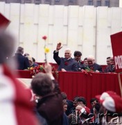 1.05.1978, Warszawa, Polska.
Obchody Święta Pracy. Przywódcy partyjni i przedstawiciele władz obserwują pochód z trybuny honorowej na placu Defilad. 1. od lewej, tyłem,  I sekretarz KC PZPR Edward Gierek, I sekretarz Komitetu Warszawskiego PZPR Alojzy Karkoszka, NN, przewodniczący Rady Państwa Henryk Jabłoński.
Fot. Edward Grochowicz, zbiory Ośrodka KARTA