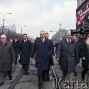 1.05.1979, Warszawa, Polska.
Obchody Święta Pracy. Przedstawiciele władz państwowych. W 1. rzędzie, od prawej:  I sekretarz Komitetu Warszawskiego PZPR Alojzy Karkoszka, I sekretarz KC PZPR Edward Gierek, przewodniczący Rady Państwa Henryk Jabłoński.
Fot. Edward Grochowicz zbiory Ośrodka KARTA