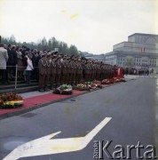 9.05.1979, Warszawa, Polska.
Obchody Dnia Zwycięstwa na pl. Zwycięstwa (ob. pl. Józefa Piłsudskiego).
Fot. Edward Grochowicz, zbiory Ośrodka KARTA