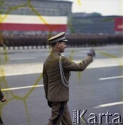 9.05.1979, Warszawa, Polska.
Minister obrony narodowej gen. Wojciech Jaruzelski podczas obchodów Dnia Zwycięstwa na pl. Zwycięstwa (ob. pl. Józefa Piłsudskiego).
Fot. Edward Grochowicz, zbiory Ośrodka KARTA