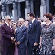 1.08.1979, Warszawa, Polska.
Odsłonięcie pomnika Powstańców Warszawy wg. projektu Andrzeja Domańskiego na pl. Powstańców Warszawy. 2. z prawej prezydent Warszawy Jerzy Majewski.
Fot. Edward Grochowicz, zbiory Ośrodka KARTA