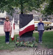 22.07.1979, Warszawa, Polska.
Obchody 35-lecia PRL. Dzieci przy pomniku z napisem: 
