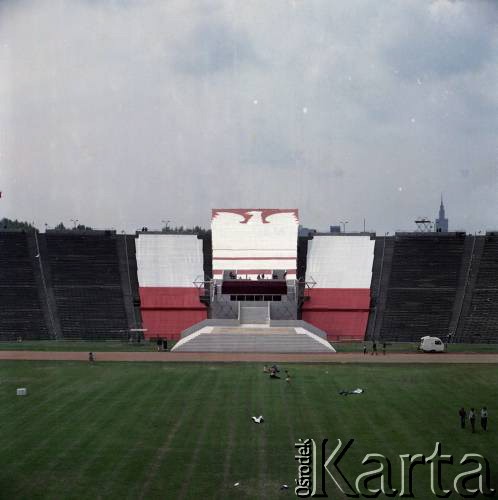 22.07.1979, Warszawa, Polska.
Obchody 35-lecia PRL. Dekoracje na Stadionie Dziesięciolecia. 
Fot. Edward Grochowicz, zbiory Ośrodka KARTA