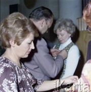 22.07.1978, Warszawa, Polska.
Uroczystość w siedzibie Urzędu Dzielnicy Warszawa-Śródmieście z okazji obchodów Święta Odrodzenia Polski. Wręczanie odznaczeń.
Fot. Edward Grochowicz, zbiory Ośrodka KARTA