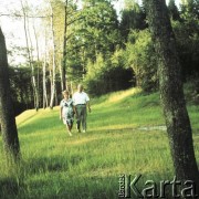 Sierpień 1974, Konewka k. Spały, Polska.
I sekretarz KC PZPR Edward Gierek z żoną Stanisławą.
Fot. Edward Grochowicz, zbiory Ośrodka KARTA