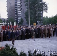 20.05.1981, Warszawa, Polska. 
Uroczystość odsłonięcia popiersia Naczelnego Wodza Polskich Sił Zbrojnych i premiera Rządu RP na Uchodźstwie gen. Władysława Sikorskiego w 100. rocznicę jego urodzin. Pomnik stoi przy ul. Tureckiej 3, w miejscu gdzie w dwudziestoleciu międzywojennym znajdowała się willa generała.
Fot. Edward Grochowicz, zbiory Ośrodka KARTA