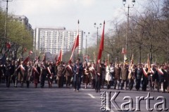 1.05.1982, Warszawa, Polska.
Święto Pracy. Uczestnicy pochodu pierwszomajowego.
Fot. Edward Grochowicz, zbiory Ośrodka KARTA