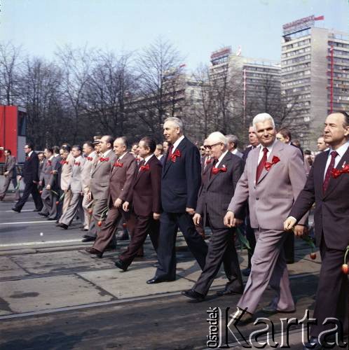 1.05.1980, Warszawa, Polska.
Obchody Święta Pracy. Od prawej wicepremier Mieczysław Jagielski, I sekretarz Komitetu Warszawskiego  PZPR Alojzy Karkoszka, przewodniczący Rady Państwa Henryk Jabłoński, I sekretarz KC PZPR Edward Gierek, premier Edward Babiuch, marszałek Sejmu Stanisław Gucwa.  
Fot. Edward Grochowicz, zbiory Ośrodka KARTA