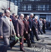 1.05.1980, Warszawa, Polska.
Obchody Święta Pracy. 2. od lewej: marszałek Sejmu Stanisław Gucwa, premier Edward Babiuch, I sekretarz KC PZPR Edward Gierek, przewodniczący Rady Państwa Henryk Jabłoński.
Fot. Edward Grochowicz, zbiory Ośrodka KARTA