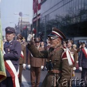 1.05.1980, Warszawa, Polska.
Obchody Święta Pracy. Kombatant Związku Bojowników o Wolność i Demokrację podczas pochodu pierwszomajowego.
Fot. Edward Grochowicz, zbiory Ośrodka KARTA