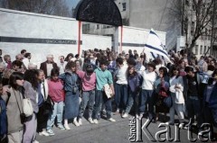 18.04.1988, Warszawa, Polska.
Uroczystość odsłonięcia pomnika Umschlagplatz, w przeddzień obchodów 45. rocznicy powstania w getcie warszawskim.
Fot. Edward Grochowicz, zbiory Ośrodka KARTA