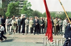 1.05.1984, Warszawa, Polska.
Obchody Święta Pracy. W 1. rzędzie, 8. od lewej członek Biura Politycznego KC PZPR Albin Siwak, obok sekretarz KC PZPR Józef Czyrek, 11. od lewej sekretarz KC PZPR Marian Woźniak.
Fot. Edward Grochowicz, zbiory Ośrodka KARTA