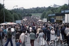 22.07.1984, Warszawa, Polska.
Obchody 40-lecia Polskiej Rzeczpospolitej Ludowej na błoniach Stadionu Dziesięciolecia.
Fot. Edward Grochowicz, zbiory Ośrodka KARTA