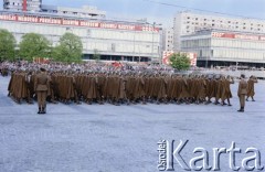 22.07.1985, Warszawa, Polska.
Uroczysta defilada na placu Defilad z okazji Święta Odrodzenia Polski (22 Lipca).
Fot. Edward Grochowicz, zbiory Ośrodka KARTA