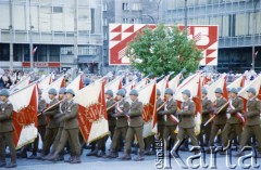 22.07.1985, Warszawa, Polska.
Uroczysta defilada na placu Defilad z okazji Święta Odrodzenia Polski (22 Lipca).
Fot. Edward Grochowicz, zbiory Ośrodka KARTA