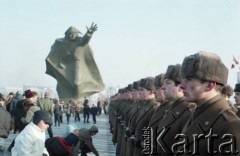 17.01.1985, Warszawa, Polska.
Uroczystość odsłonięcia Pomnika Kościuszkowców na Pradze w 40. rocznicę wyzwolenia Warszawy. 
Fot. Edward Grochowicz, zbiory Ośrodka KARTA