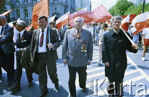 01.05.1986, Warszawa, Polska.
Pochód pierwszomajowy na ulicy Królewskiej.
Fot. Edward Grochowicz, zbiory Ośrodka KARTA