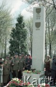 1986, Warszawa, Polska.
Uroczystość odsłonięcia pomnika powstańców śląskich i wielkopolskich na Cmentarzu Wojskowym na Powązkach. Na zdjęciu członkowie Związku Weteranów Powstań Śląskich.
Fot. Edward Grochowicz, zbiory Ośrodka KARTA.