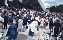 1.08.1989, Warszawa, Polska.
Odsłonięcie Pomnika Powstania Warszawskiego na placu Krasińskich w 45. rocznicę wybuchu powstania.
Fot. Edward Grochowicz, zbiory Ośrodka KARTA
