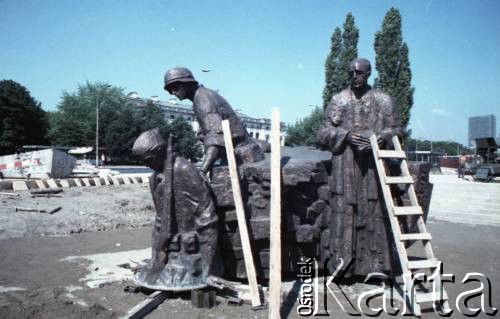 Przed 1.08.1989, Warszawa, Polska.
Budowa Pomnika Powstania Warszawskiego. Został odsłonięty 1.08.1989.
Fot. Edward Grochowicz, zbiory Ośrodka KARTA
