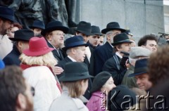 19.04.1993, Warszawa, Polska.
Uroczystości pod Pomnikiem Bohaterów Getta w 50. rocznicę wybuchu powstania w getcie warszawskim.
Fot. Edward Grochowicz, zbiory Ośrodka KARTA