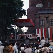 3.06.1979, Gniezno, Polska.
Pierwsza pielgrzymka papieża Jana Pawła II do Polski w dniach 2-10 czerwca 1979 roku. Msza święta sprawowana przez Ojca Świętego przed katedrą gnieźnieńską.
Fot. Edward Grochowicz, zbiory Ośrodka KARTA