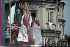 4.06.1979, Częstochowa, Polska.
Pierwsza pielgrzymka papieża Jana Pawła II do Polski w dniach 2-10 czerwca 1979 roku. Ojciec Święty podczas mszy świętej na Jasnej Górze.
Fot. Edward Grochowicz, zbiory Ośrodka KARTA