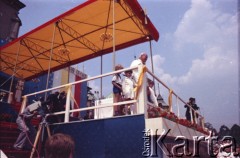 4.06.1979, Częstochowa, Polska.
Pierwsza pielgrzymka papieża Jana Pawła II do Polski w dniach 2-10 czerwca 1979 roku. Ojciec Święty podczas spotkania z wiernymi na Jasnej Górze.
Fot. Edward Grochowicz, zbiory Ośrodka KARTA