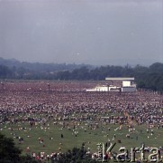 10.06.1979, Kraków, Polska.
Pierwsza pielgrzymka papieża Jana Pawła II do Polski w dniach 2-10 czerwca 1979 roku. Msza święta sprawowana przez Ojca Świętego na Błoniach Krakowskich.
Fot. Edward Grochowicz, zbiory Ośrodka KARTA