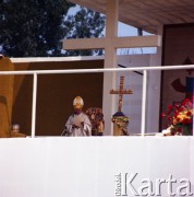 10.06.1979, Kraków, Polska.
Pierwsza pielgrzymka papieża Jana Pawła II do Polski w dniach 2-10 czerwca 1979 roku. Ojciec Święty podczas mszy świętej na Błoniach Krakowskich.
Fot. Edward Grochowicz, zbiory Ośrodka KARTA