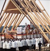 8.06.1979, Nowy Targ, Polska.
Pierwsza pielgrzymka papieża Jana Pawła II do Polski w dniach 2-10 czerwca 1979 roku. Msza święta z udziałem Ojca Świętego.
Fot. Edward Grochowicz, zbiory Ośrodka KARTA