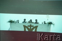 17.06.1983, Warszawa, Polska.
Druga pielgrzymka papieża Jana Pawła II do Polski w dniach 16-23 czerwca 1983 roku. Msza święta sprawowana przez Ojca Świętego na Stadionie Dziesięciolecia.
Fot. Edward Grochowicz, zbiory Ośrodka KARTA