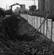 17.09.1983, Warszawa, Polska.
Budowa I linii metra na odcinku wzdłuż al. Komisji Edukacji Narodowej.
Fot. Edward Grochowicz, zbiory Ośrodka KARTA