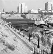 17.09.1983, Warszawa, Polska.
Budowa tunelu I linii metra w Warszawie, na odcinku wzdłuż al. Komisji Edukacji Narodowej.
Fot. Edward Grochowicz, zbiory Ośrodka KARTA