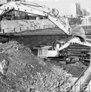 17.09.1983, Warszawa, Polska.
Budowa tunelu I linii metra w Warszawie, na odcinku wzdłuż al. Komisji Edukacji Narodowej.
Fot. Edward Grochowicz, zbiory Ośrodka KARTA