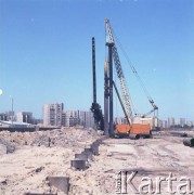 17.09.1983, Warszawa, Polska.
Budowa I linii metra w Warszawie, na odcinku wzdłuż al. Komisji Edukacji Narodowej.
Fot. Edward Grochowicz, zbiory Ośrodka KARTA