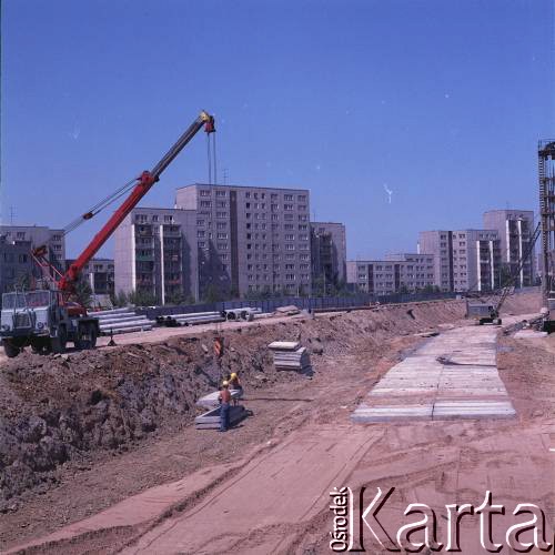 17.09.1983, Warszawa, Polska.
Budowa I linii metra w Warszawie, na odcinku wzdłuż al. Komisji Edukacji Narodowej.
Fot. Edward Grochowicz, zbiory Ośrodka KARTA