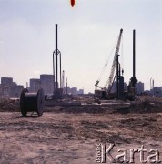 17.09.1983, Warszawa, Polska.
Budowa I linii metra w Warszawie, na odcinku wzdłuż al. Komisji Edukacji Narodowej.
Fot. Edward Grochowicz, zbiory Ośrodka KARTA