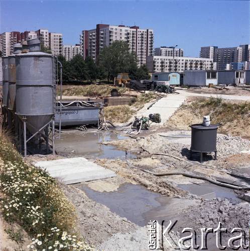 17.09.1983, Warszawa, Polska.
Budowa I linii metra w Warszawie, na odcinku wzdłuż al. Komisji Edukacji Narodowej.
Fot. Edward Grochowicz, zbiory Ośrodka KARTA