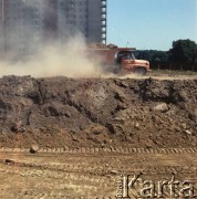17.09.1983, Warszawa, Polska.
Budowa I linii metra w Warszawie, na odcinku wzdłuż al. Komisji Edukacji Narodowej.
Fot. Edward Grochowicz, zbiory Ośrodka KARTA